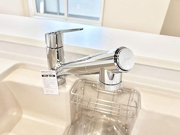 いつでも清潔なおいしいお水を。一つの水栓で水道水と浄水を使い分け。