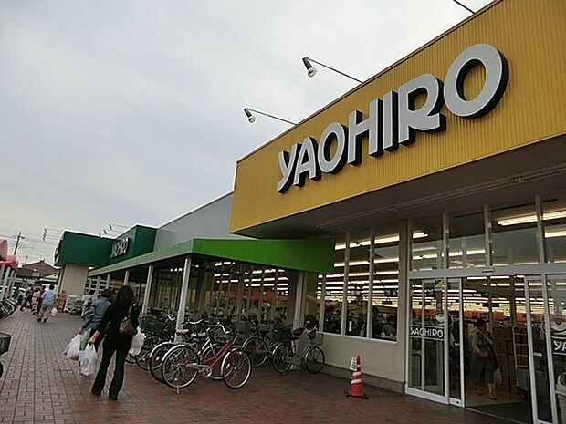 スーパー 700m ヤオヒロ 浅間台店