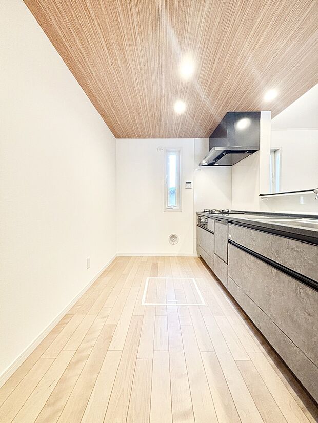 ゆとりあるキッチンではご家族と楽しくお料理ができます。