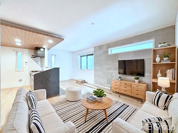 落ち着いた雰囲気のLDKは家族みんなの快適空間 ※家具はCGです