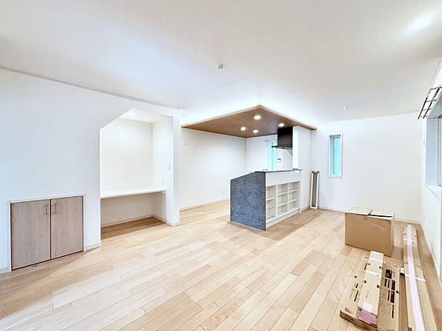 住む方の個性が引き出される、インテリアを考えるのが楽しみなリビングです！ 