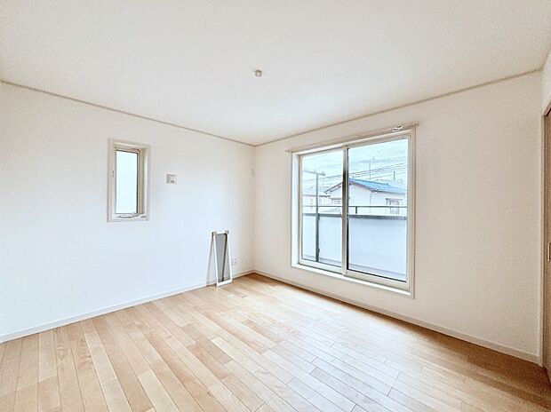 使いやすい形でベットや家具の置き方にも困ることもありません。