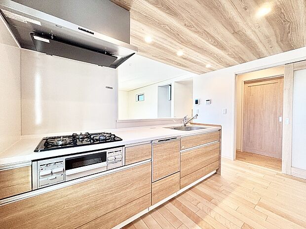 毎日使うキッチンだから、使いやすさ&お手入れのしやすさにこだわりました。