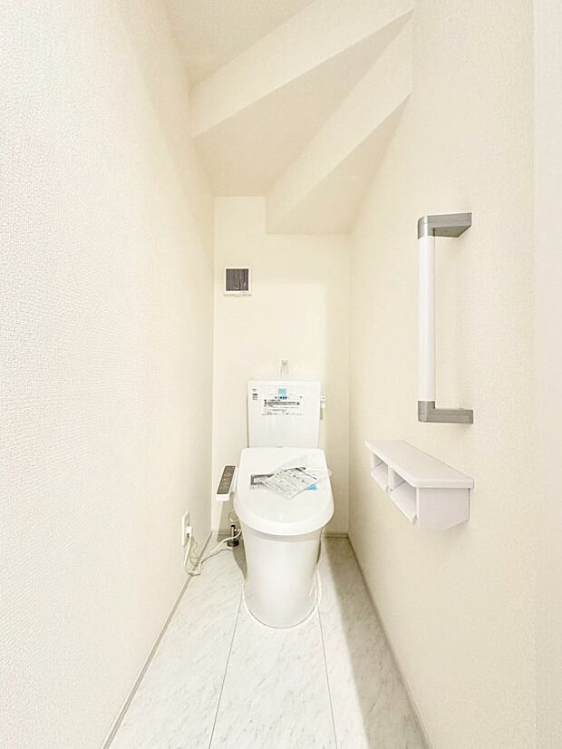 トイレは安心の2箇所！朝のバタバタも一安心です。 