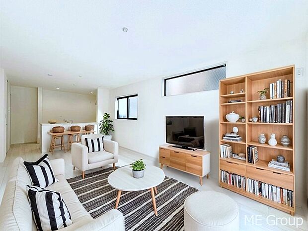 ご家族の賑やかな話し声で包まれる明るいリビング  ※家具はCGです  