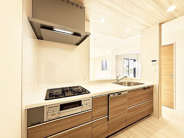 毎日使うキッチンだから、使いやすさ＆お手入れのしやすさにこだわりました。  