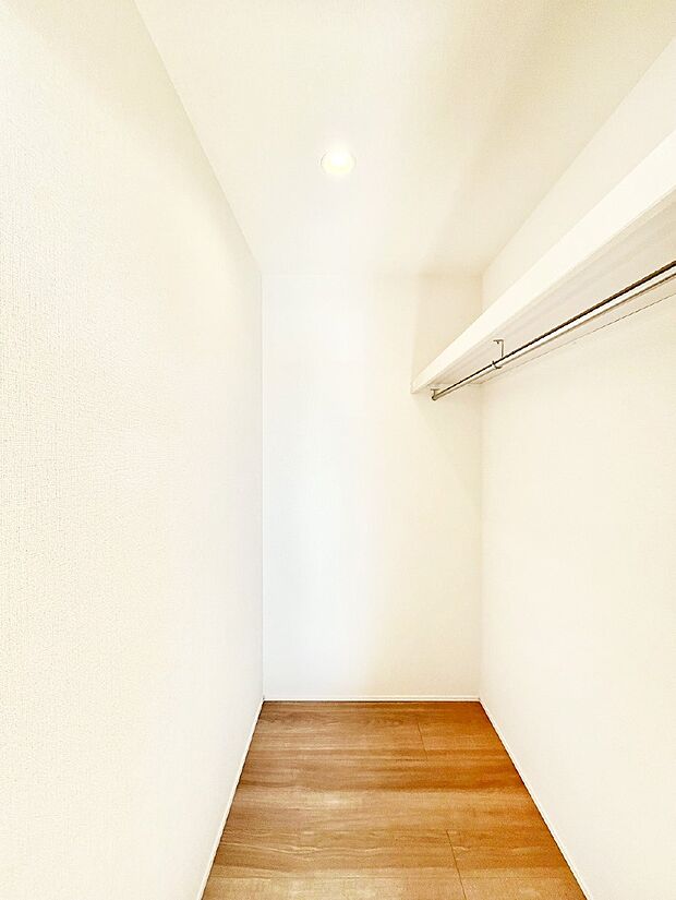 毎日の服選びが楽しくなるウォークインクローゼット