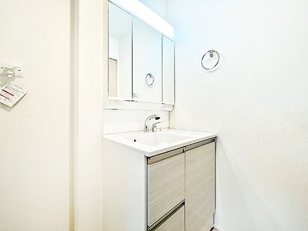 ゆとりの洗面スペースで朝の身支度もラクラク