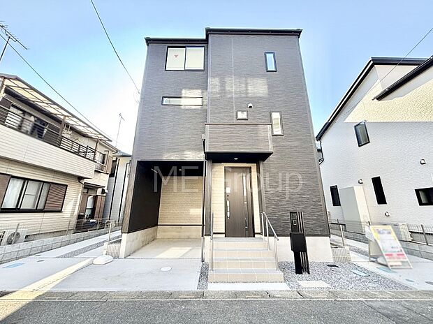 洗練された外観、上質な住空間が広がる室内は永く安心して過ごせる住居です。 