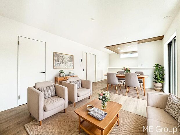 落ち着いた雰囲気のＬＤＫは家族みんなの快適空間　※家具はCGです