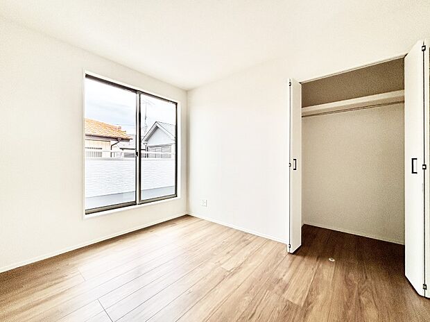 爽やかな日差しがお部屋全体を優しく包み込んでくれます