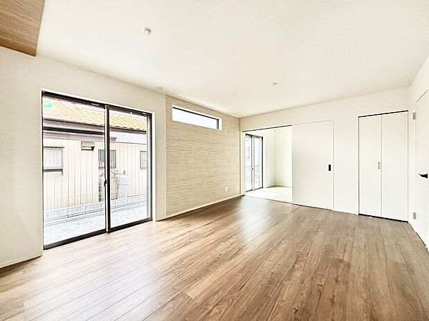 家族の笑顔が自然と生まれてくる、そんな雰囲気のダイニングに仕上がっています。