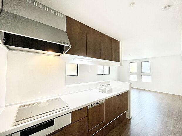 毎日使うキッチンだから、使いやすさ＆お手入れのしやすさにこだわりました。  