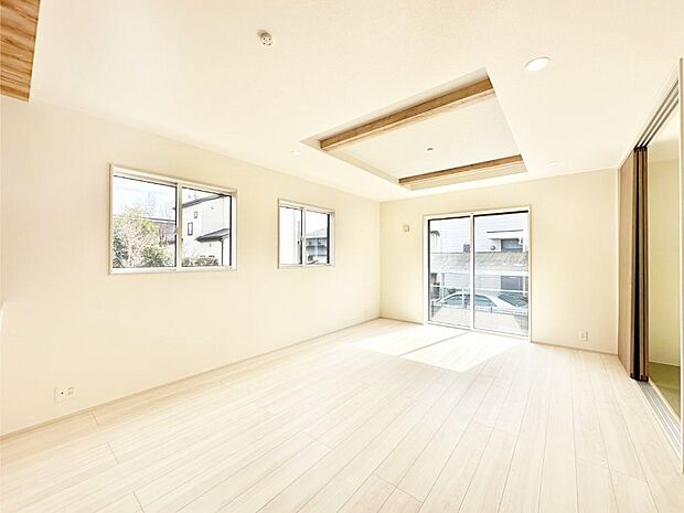 家族の笑顔が自然と生まれてくる、そんな雰囲気のダイニングに仕上がっています。