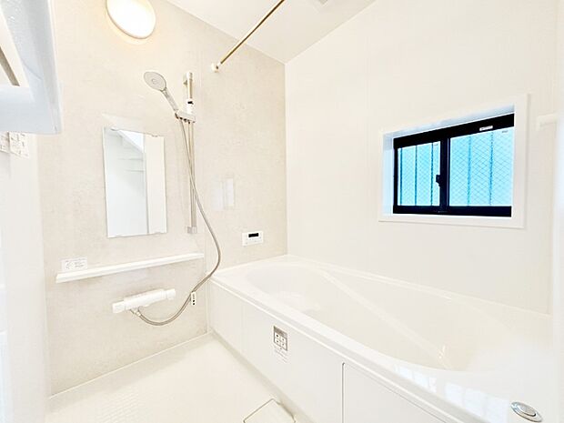 浴室乾燥機付きのバスルームでいつでも快適なバスタイムが楽しめます！