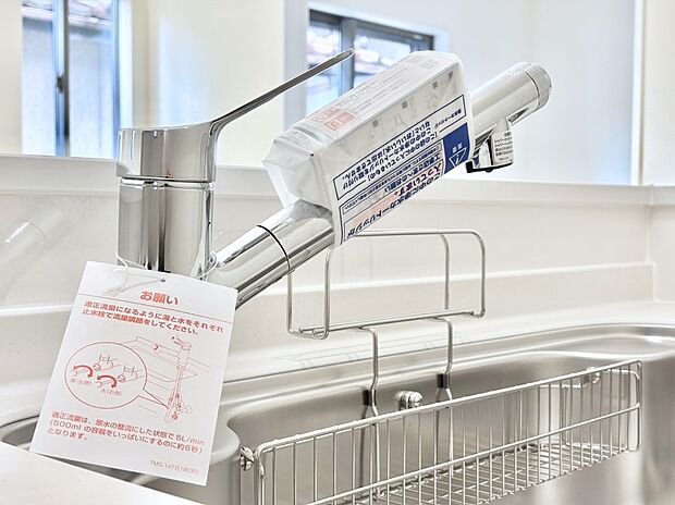 いつでも清潔なおいしいお水を。一つの水栓で水道水と浄水を使い分け。