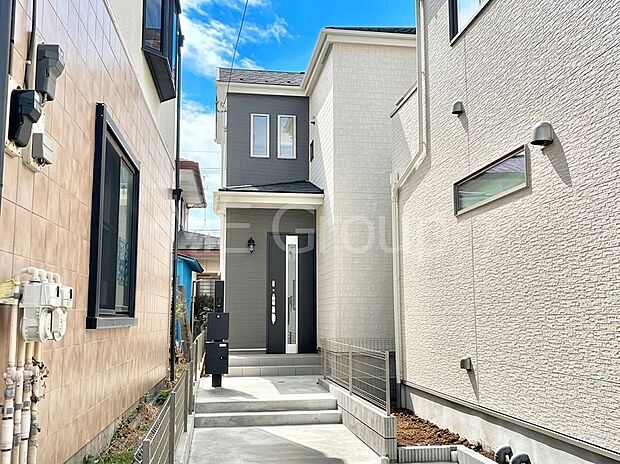 洗練された外観、上質な住空間が広がる室内は永く安心して過ごせる住居です。