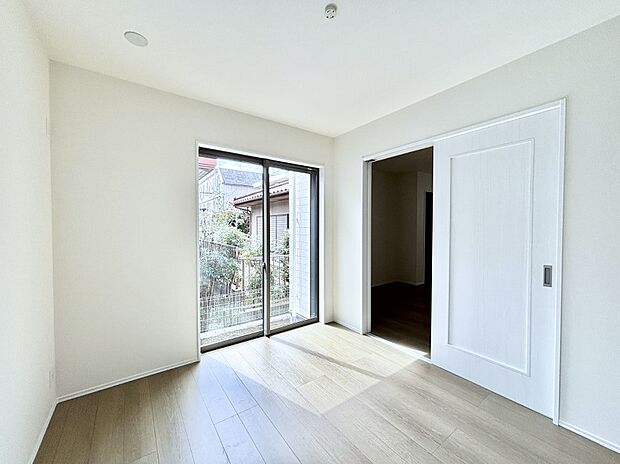 爽やかな日差しがお部屋全体を優しく包み込んでくれます