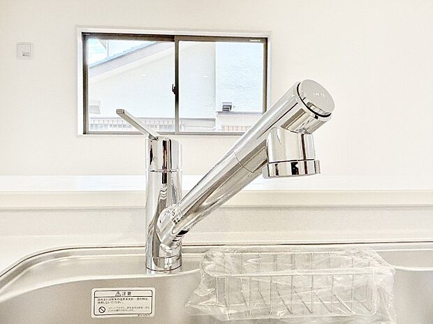 いつでも清潔なおいしいお水を。一つの水栓で水道水と浄水を使い分け。