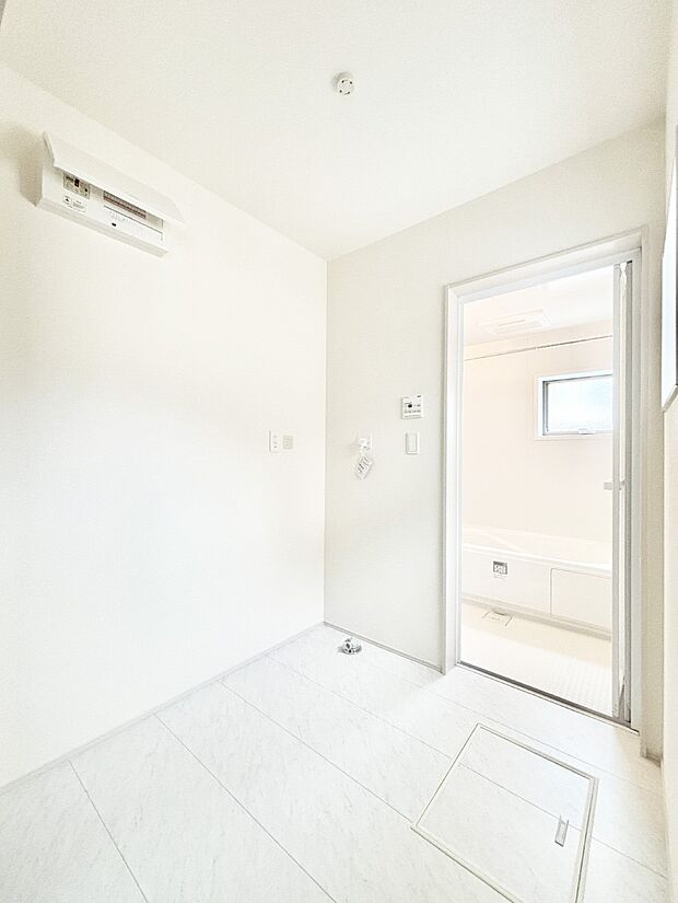 広々とゆとりのあるランドリースペース。