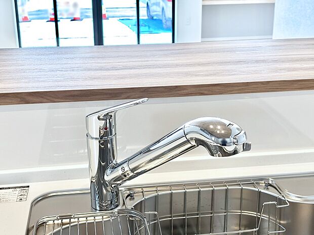 いつでも清潔なおいしいお水を。一つの水栓で水道水と浄水を使い分け。