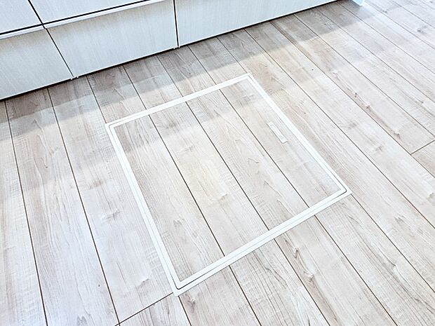 床下収納付き!日用品・非常用品の収納にも大活躍。