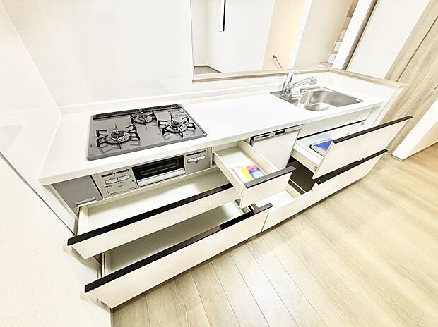 使いやすさを優先したスライド式収納タイプ!