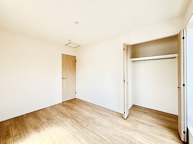 子供部屋にもおすすめな収納スペースたっぷりの居室