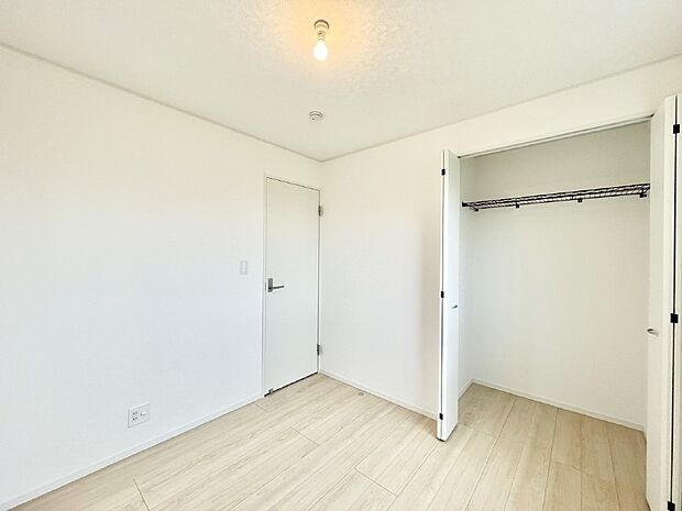 子供部屋にもおすすめな収納スペースたっぷりの居室