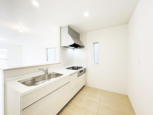 広々とした使い勝手の良いキッチンで日々のお料理も楽しくなりそう