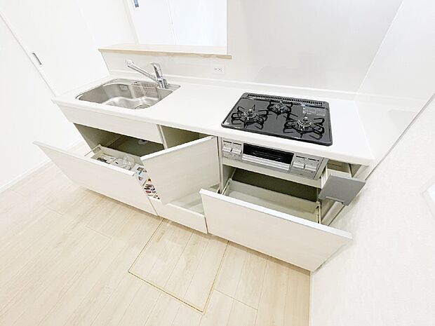 使いやすさを優先したスライド式収納タイプ!