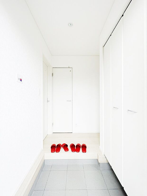 家族の帰宅やお客様をあたたかく迎える玄関