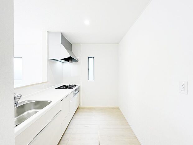 広々とした使い勝手の良いキッチンで日々のお料理も楽しくなりそう