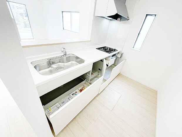 使いやすさを優先したスライド式収納タイプ!