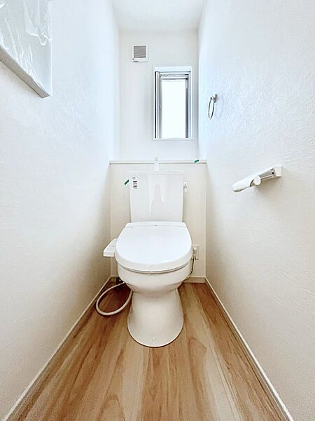 トイレは温水洗浄機能付き