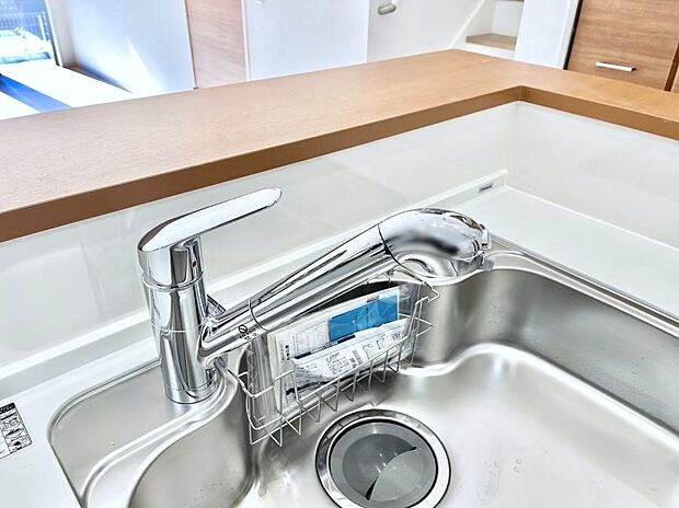 いつでも清潔なおいしいお水を。一つの水栓で水道水と浄水を使い分け。