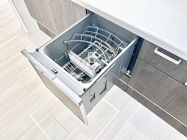 面倒なお片づけは食洗機にお任せ！家事の負担が減って、時間にも気持ちにもゆとりができます。