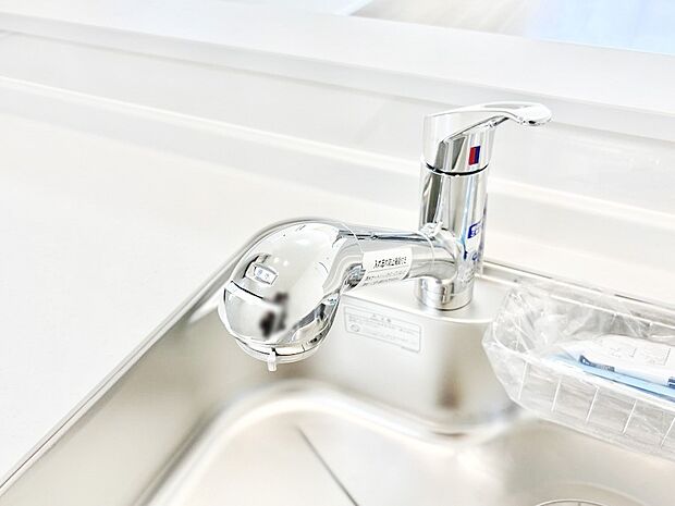 いつでも清潔なおいしいお水を。一つの水栓で水道水と浄水を使い分け。