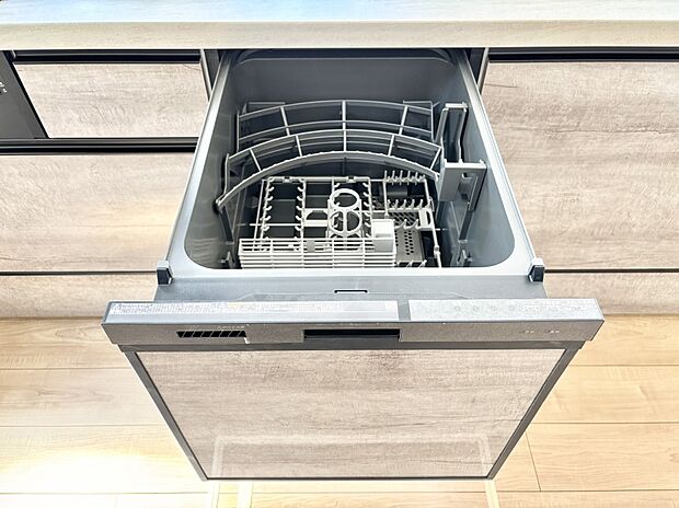 面倒なお片づけは食洗機にお任せ！家事の負担が減って、時間にも気持ちにもゆとりができます。