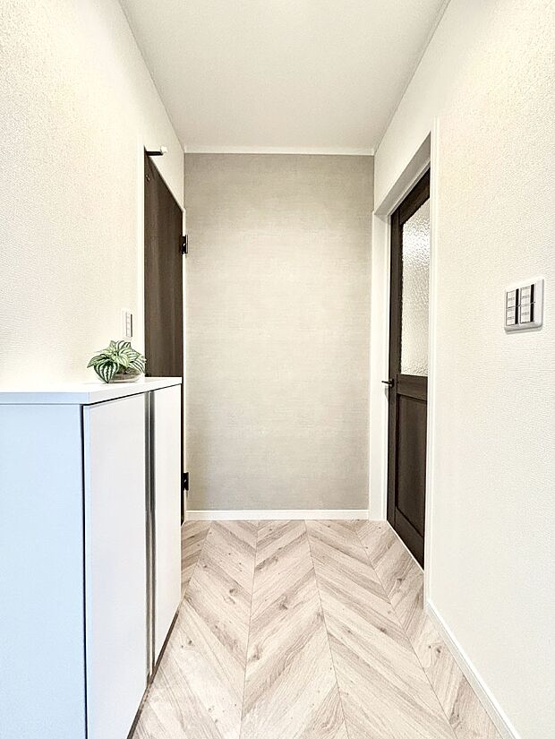 家族の帰宅やお客様をあたたかく迎える玄関  