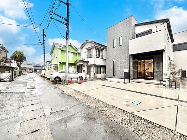 前面道路はきちんと整備されています