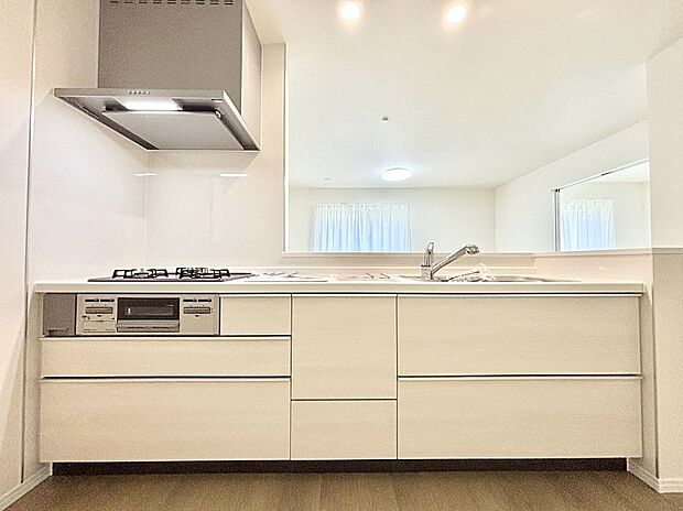 広々とした使い勝手の良いキッチンで日々のお料理も楽しくなりそう