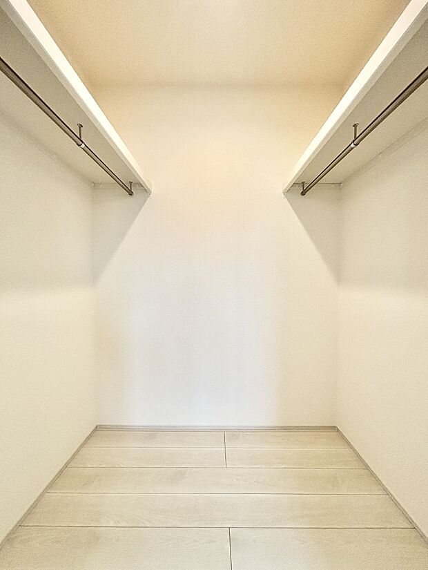 毎日の服選びが楽しくなるウォークインクローゼット