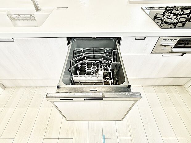 面倒なお片づけは食洗機にお任せ！家事の負担が減って、時間にも気持ちにもゆとりができます。