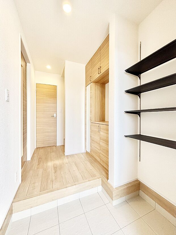 家族の帰宅やお客様をあたたかく迎える玄関