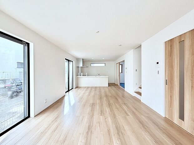 日当たりの良いリビング。お気に入りのグリーンを飾れば更に心地よさがアップ！