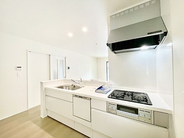 ゆとりあるキッチンではご家族と楽しくお料理ができます。