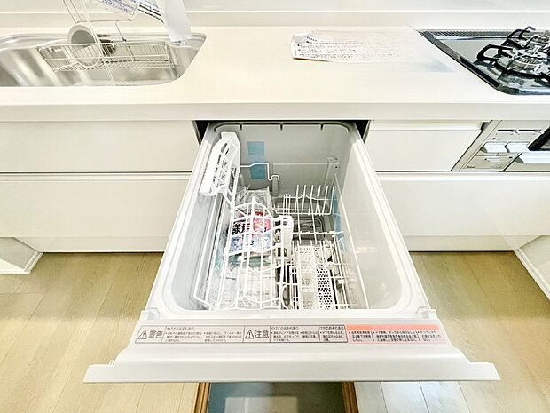 面倒なお片づけは食洗機にお任せ！家事の負担が減って、時間にも気持ちにもゆとりができます。