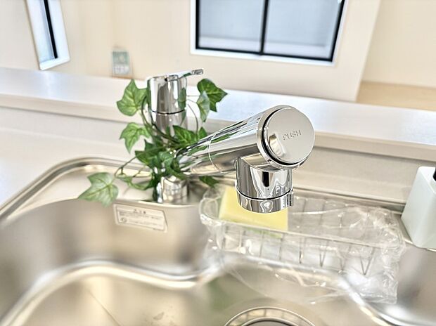 いつでも清潔なおいしいお水を。一つの水栓で水道水と浄水を使い分け。