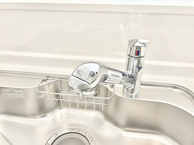 いつでも清潔なおいしいお水を。一つの水栓で水道水と浄水を使い分け。